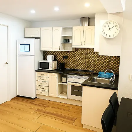 Apartamento Nuevo En Calle Useras *